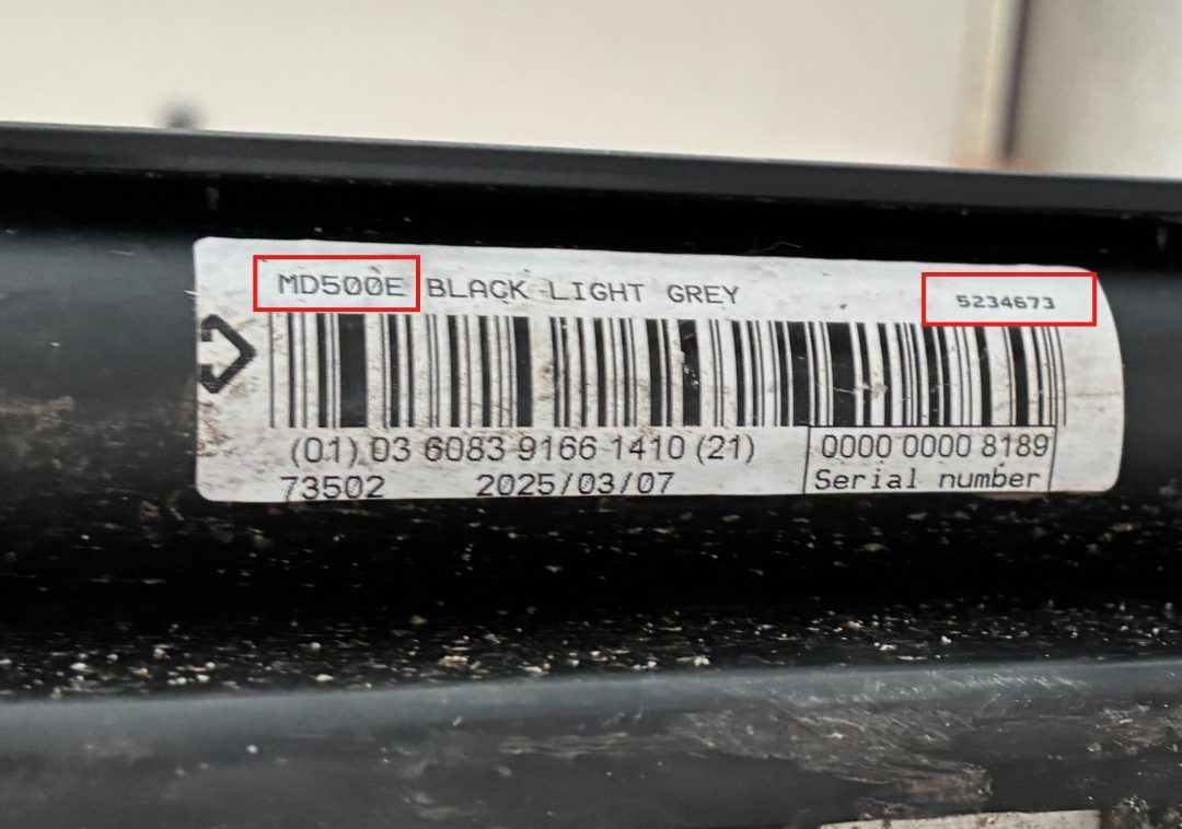 Modèles SD500E et MD500E et emplacement de l'étiquette d'identification sur le plateau