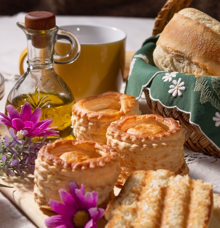 Bouchees a la reine et vol-au-vent en pate feuilletee, type de plat concerne par le rappel (photo d illustration)