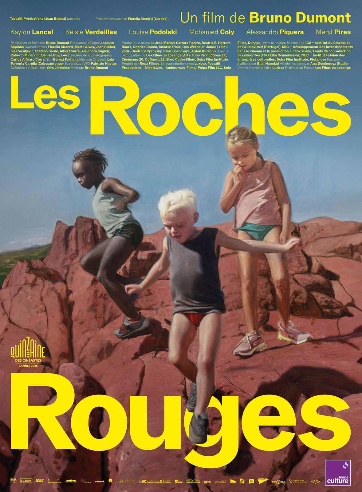Affiche du film Les Roches rouges de Bruno Dumont montrant des enfants au bord de la Mediterranee