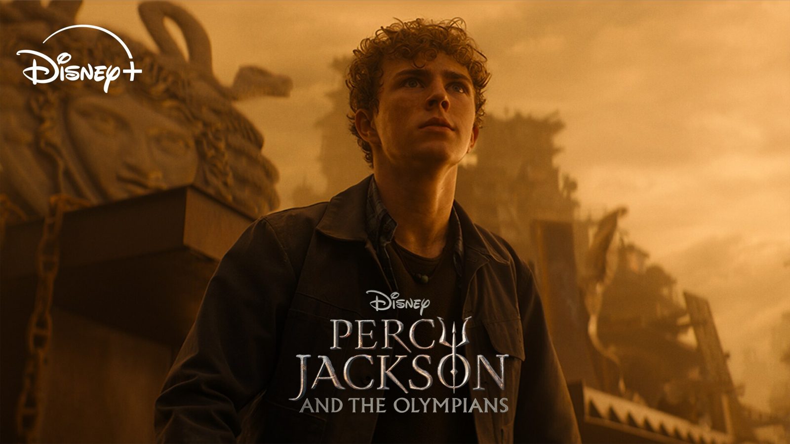 Image officielle de la saison 3 de la serie Percy Jackson et les Olympiens, avec Percy devant des ruines, logo Disney+