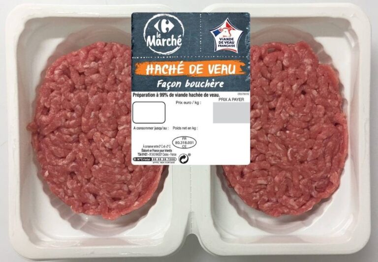 Barquette de haché de veau façon bouchère Carrefour Le Marché (2x100 g), produit concerné par le rappel pour suspicion de salmonelle.